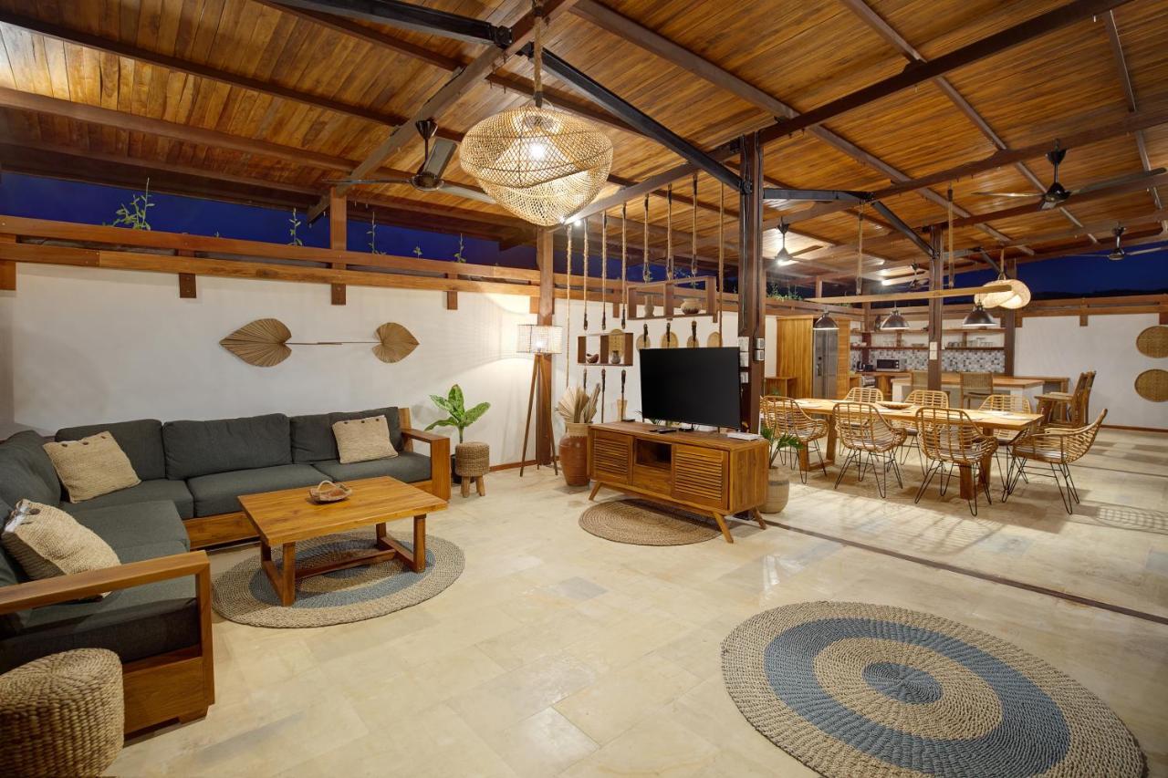 Villa Sakura. Luxury 3 Bedroom Villa. Селонг-Беланак Экстерьер фото